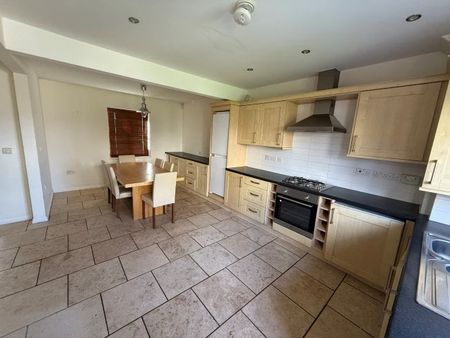 Chandlers Yard, Burry Port, SA16 - Photo 5