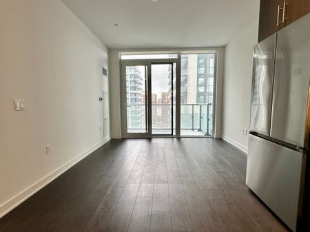 For Lease - 105 Oneida Crescent Unit# 1004, Richmond Hill, Ontario - Photo 2