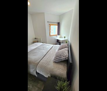 Room in a Shared House, Torquay Court, E14 - Photo 6