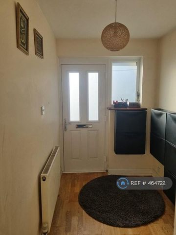 3 bedroom terraced house to rent - Photo 5