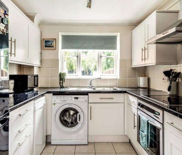 A well presented two bedroom ground floor apartment with allocated ... - Photo 4