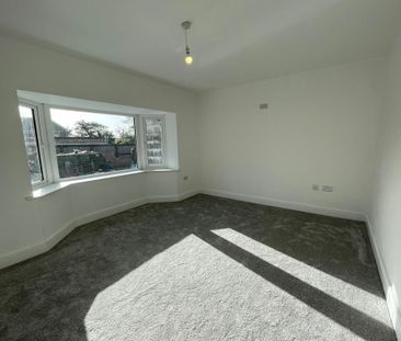 4 bedroom semi-detached house to rent - Photo 5