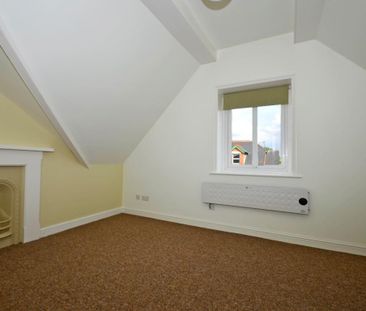 Park End Road, Gloucester - Photo 1