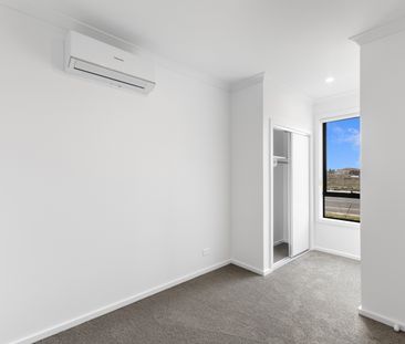 5A Eiffel Avenue, Bonnie Brook VIC 3335 - House For Rent | Domain - Photo 4