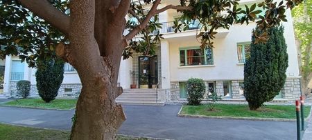 T1 - Photo 4