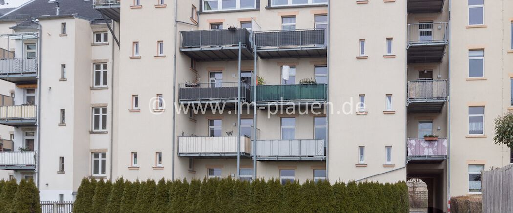 3 Zimmer Wohnung mit Balkon und Stellplatz in Plauen -Stadtteil Südvorstadt – sofort Verfügbar - Photo 1