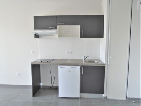 Location Appartement 2 pièces 40m² ROYAN 17200 - Photo 3