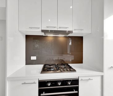 Sunlit Single-Level Living in a Quiet Bayside Cul-de-Sac - Photo 6