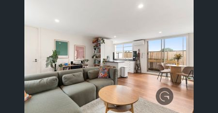 Boutique Living In Coveted Collingwood Pocket - Photo 2