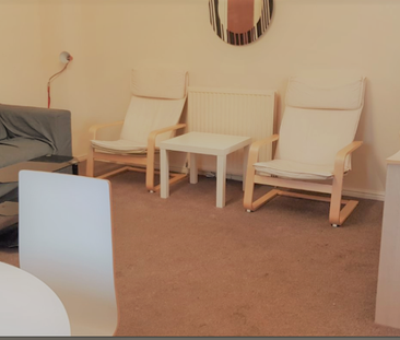 5 bedroom end of terrace house to rent - Photo 4