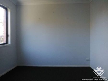 3 Bedroom Townhouse Available 25-10-2024 - Photo 3