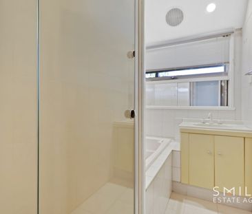 Family Living in a Prime Rockbank Location - Photo 4