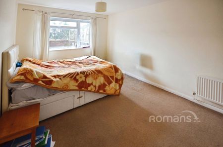 3 bedroom maisonette to rent - Photo 4