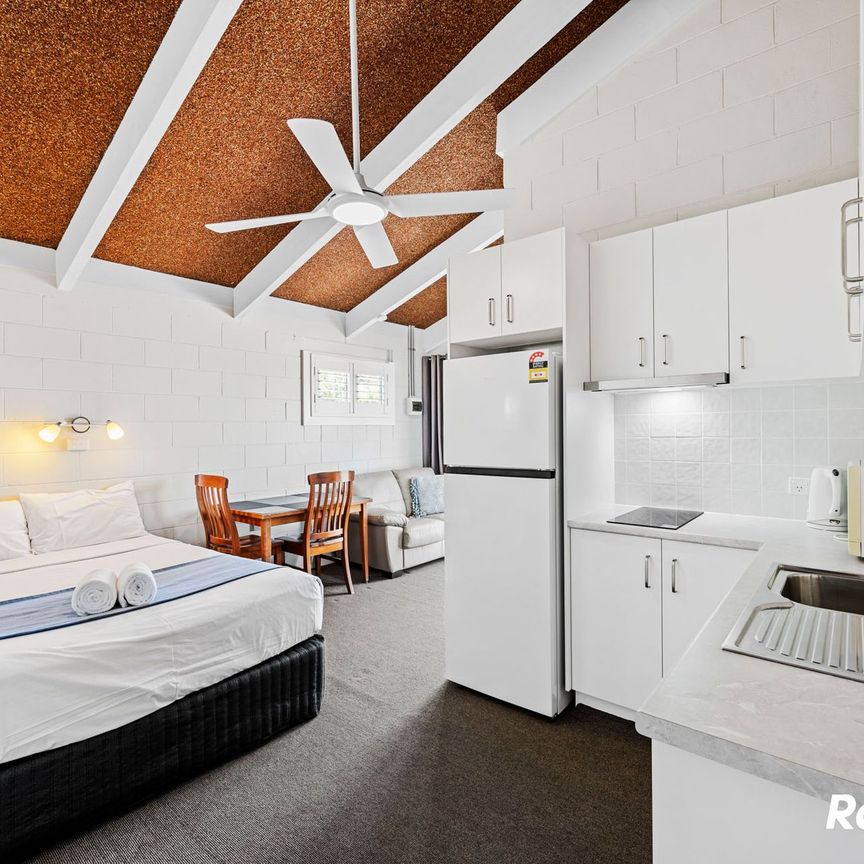 Beautifully Renovated One-Bedroom Studio - Bright, Stylish, and Coastal - Photo 1