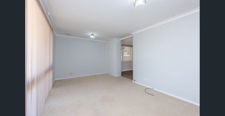 GREAT LOCATION! - Photo 3