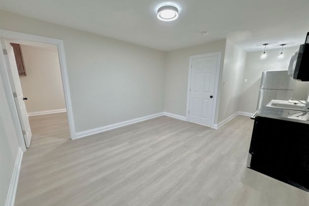 For Lease - 645 Chiddington Avenue, London South, Ontario - Photo 1