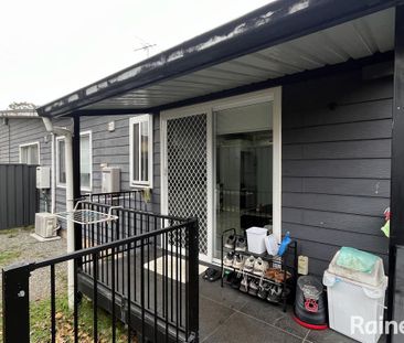 Modern living in a Quiet Neighbourhood - Photo 4