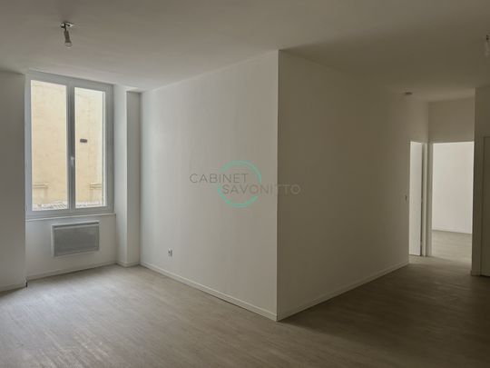Location Appartement 3 pièces 60m² MARSEILLE 1er - Photo 1