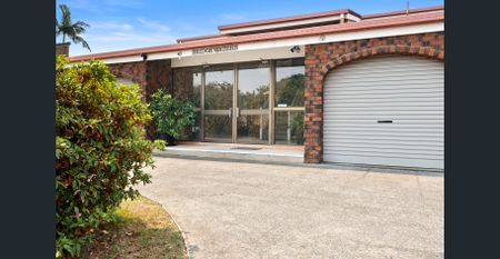 2/43 Karbunya Street, Mermaid Waters, Qld 4218 - Photo 2