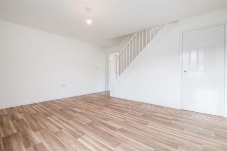 3 bedroom detached house to rent - Photo 2