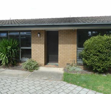 COSY 2-BEDROOM UNIT IN QUIET COMPLEX OF THREE - Photo 4