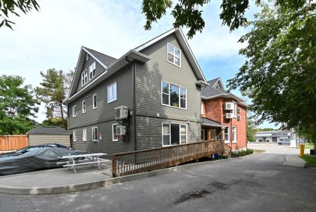 For Lease - 170 Bradford Street Unit# 201, Barrie, Ontario - Photo 2