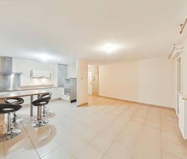 Location Appartement 3 pièces 68m² VALENCE 26000 - Photo 3