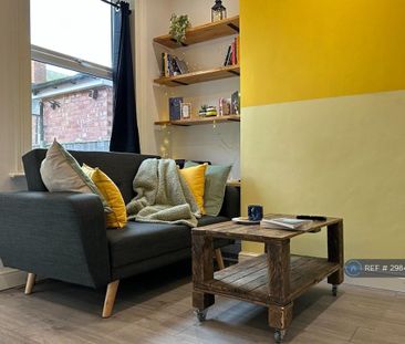 1 bedroom in a house share to rent - Photo 2
