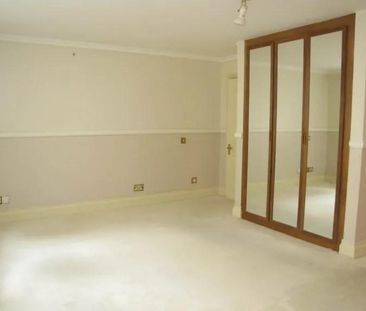 3 bedroom flat to rent - Photo 2