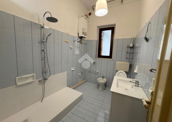 5 locali in affitto