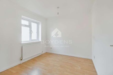 Tusset Mews, Colchester, Essex, CO3 - Photo 2