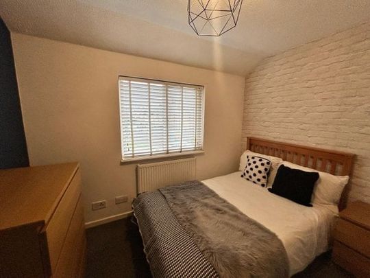 Bewbush 1 bedroom house to rent - Photo 1