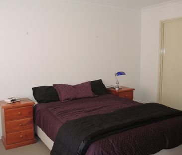 Refresh yourself in this tranquil partly furnished family villa! - Photo 1