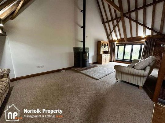 Mautby, NR29 - Photo 1