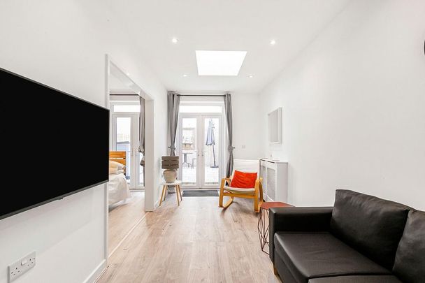 1 bedroom apartment to rent - Photo 1