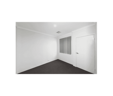 Spacious Family Living with Comfort and Convenience - Photo 2