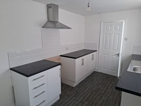 Columbia Road, Grimsby - Photo 2