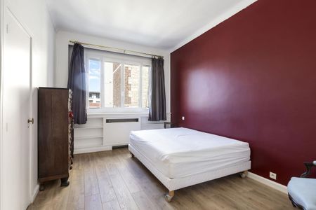 Location Appartement 4 pièces 145m² NEUILLY SUR SEINE 92200 - Photo 5