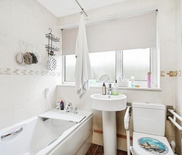 Daimler Avenue, Banbury - Photo 5