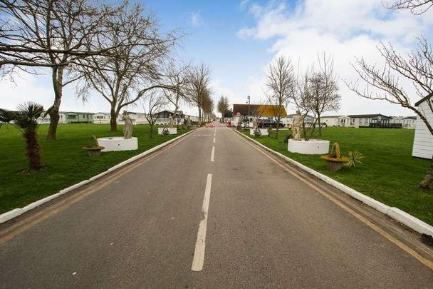 Sheerness Holiday Park, Halfway Road, Minster On Sea, Sheerness, ME12 - Photo 1