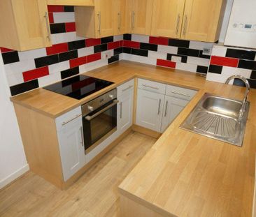 2 bedroom semi-detached house to rent - Photo 6