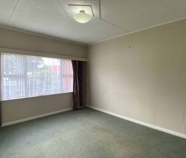 3 Bedroom - Bell Road - Photo 2