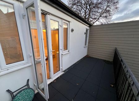 2 bedroom apartment to rent - Photo 3