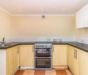 3 bedroom terraced house to rent - Photo 5