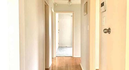 Central Location! 3-Bedroom Home - Photo 5