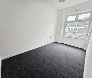 5 bedroom terraced house to rent - Photo 2