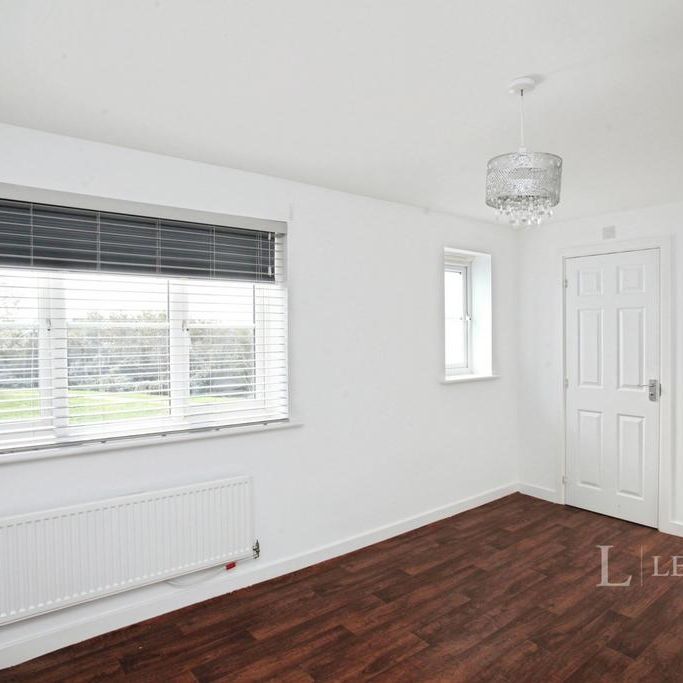 3 bedroom semi-detached house to rent - Photo 1