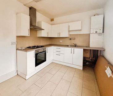 2 bedroom ground floor flat to rent - Photo 4