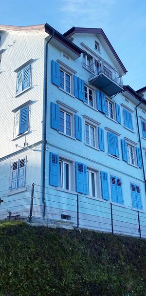 Moderne 1.5-Zimmer-Wohnung mit Blick über Rheineck - Photo 1