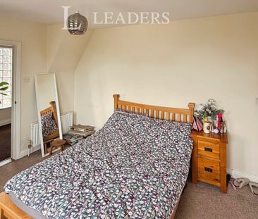 3 bedroom bungalow to rent Wivenhoe Road, Alresford, Colchester, CO7 - Photo 5